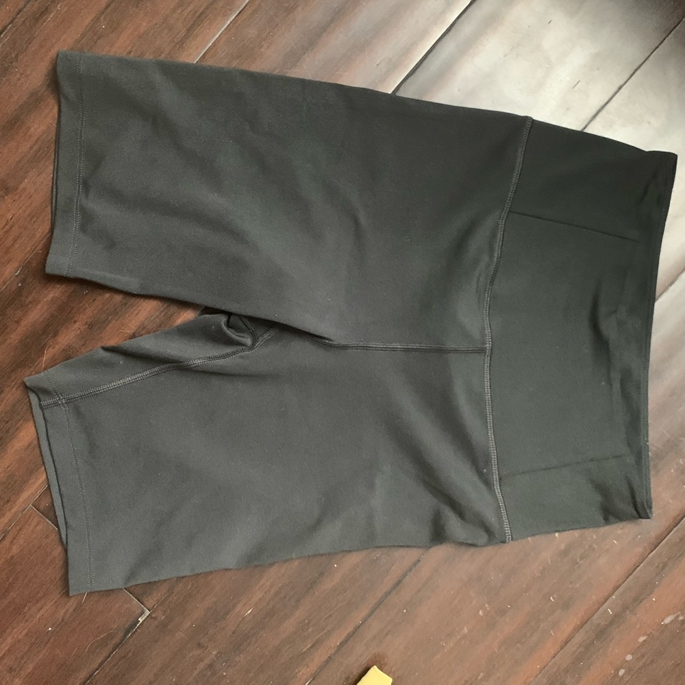 Girlfriend collective black FLOAT bike short - Picture 5 of 5